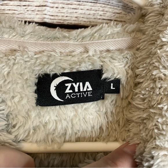 ZYIA Sherpa Block Zipper Jacket in Storm - Picture 9 of 10